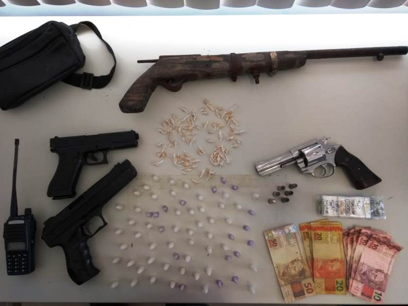 Pmes Pol Cia Militar Apreende Drogas E Arma Em S O Mateus